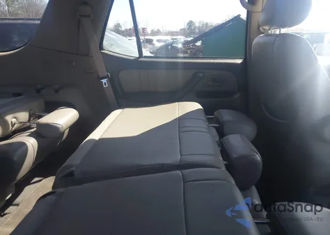 2003 Toyota Sequoia Limited V8 z USA, uszkodzony, nr VIN 5TDBT48A63S144383